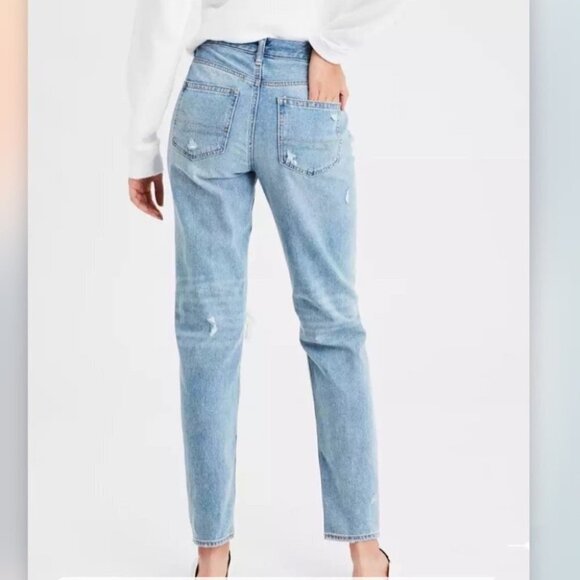 American Eagle Ripped High Rise Light Wash Mom  Jean - Picture 2 of 16
